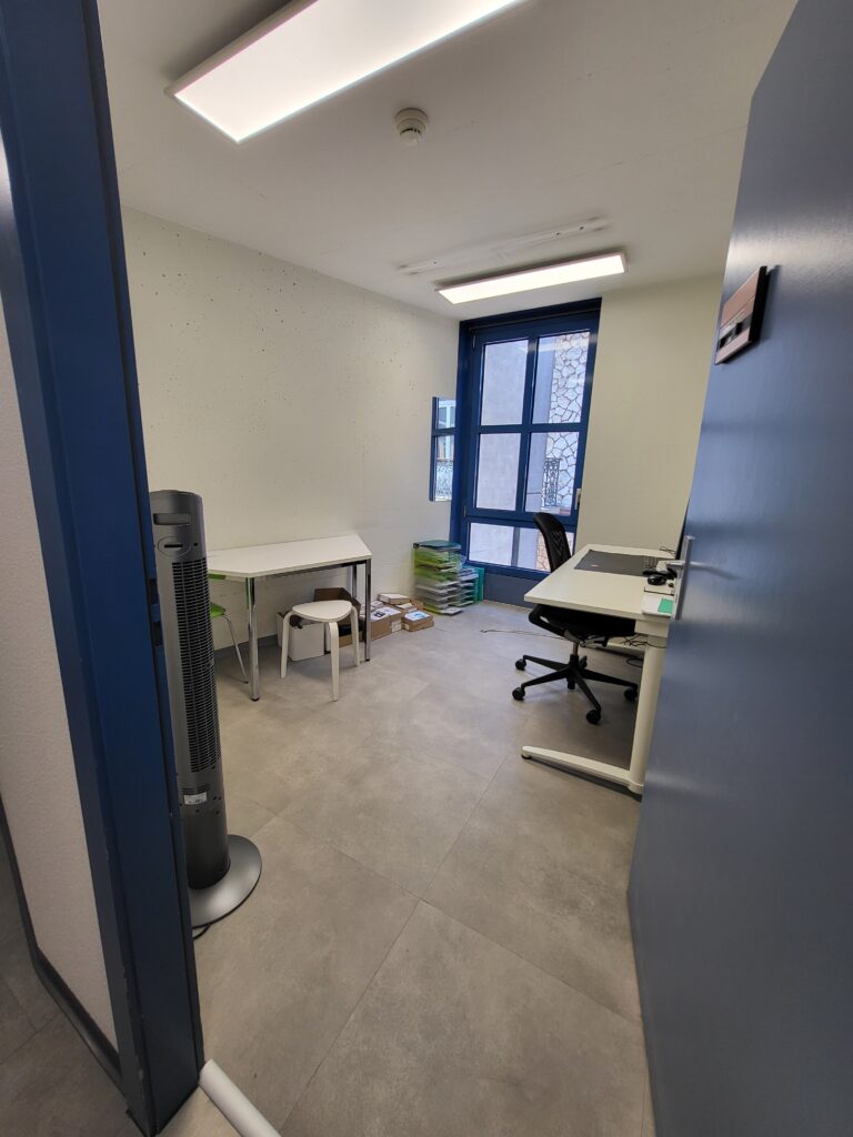 10 - MI - Neuchatel - Büro 1