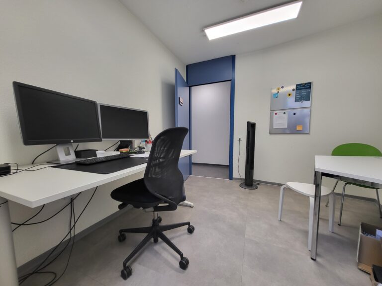 11 - MI - Neuchatel - Büro 2